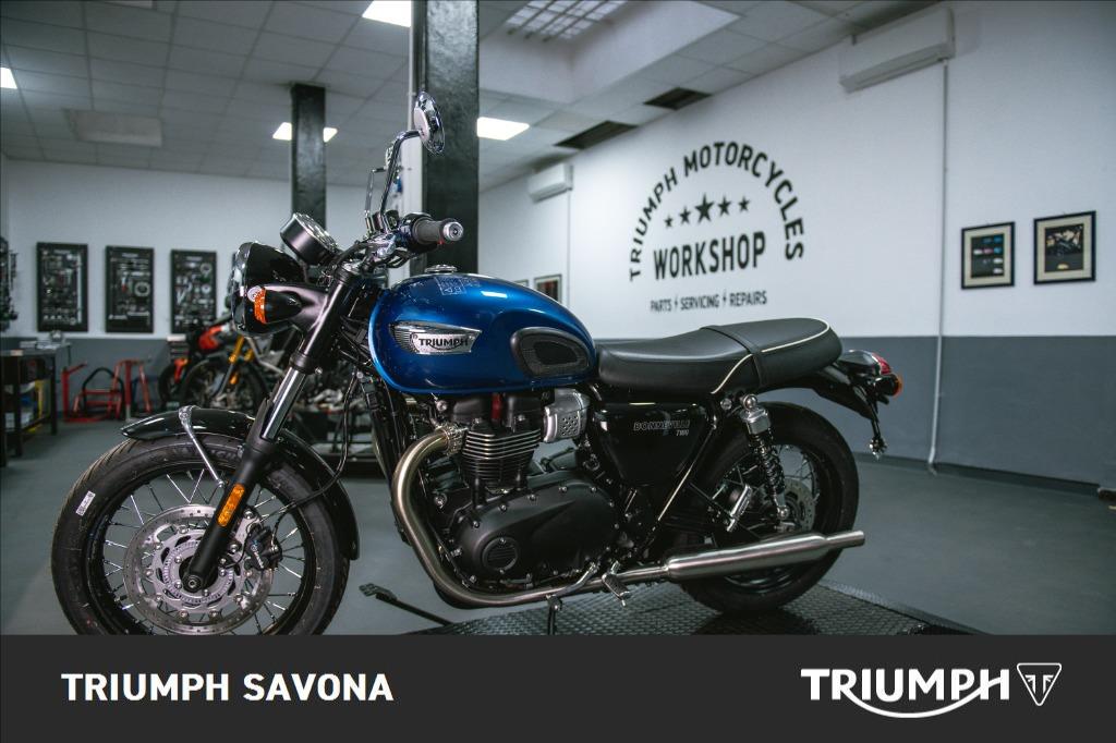 TRIUMPH Bonneville 900 T100 Chrome Edition